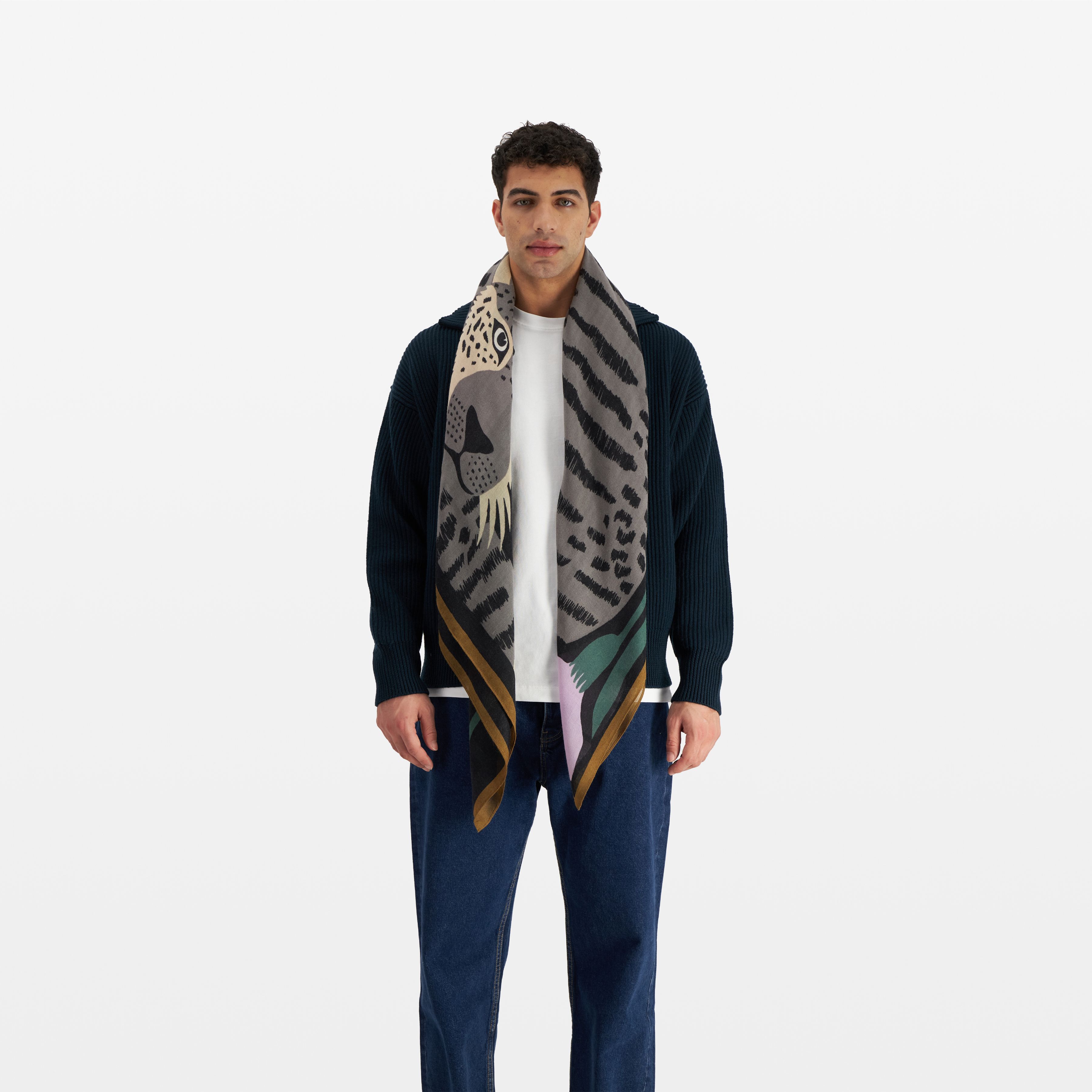 Square 130 - Folk - Black
