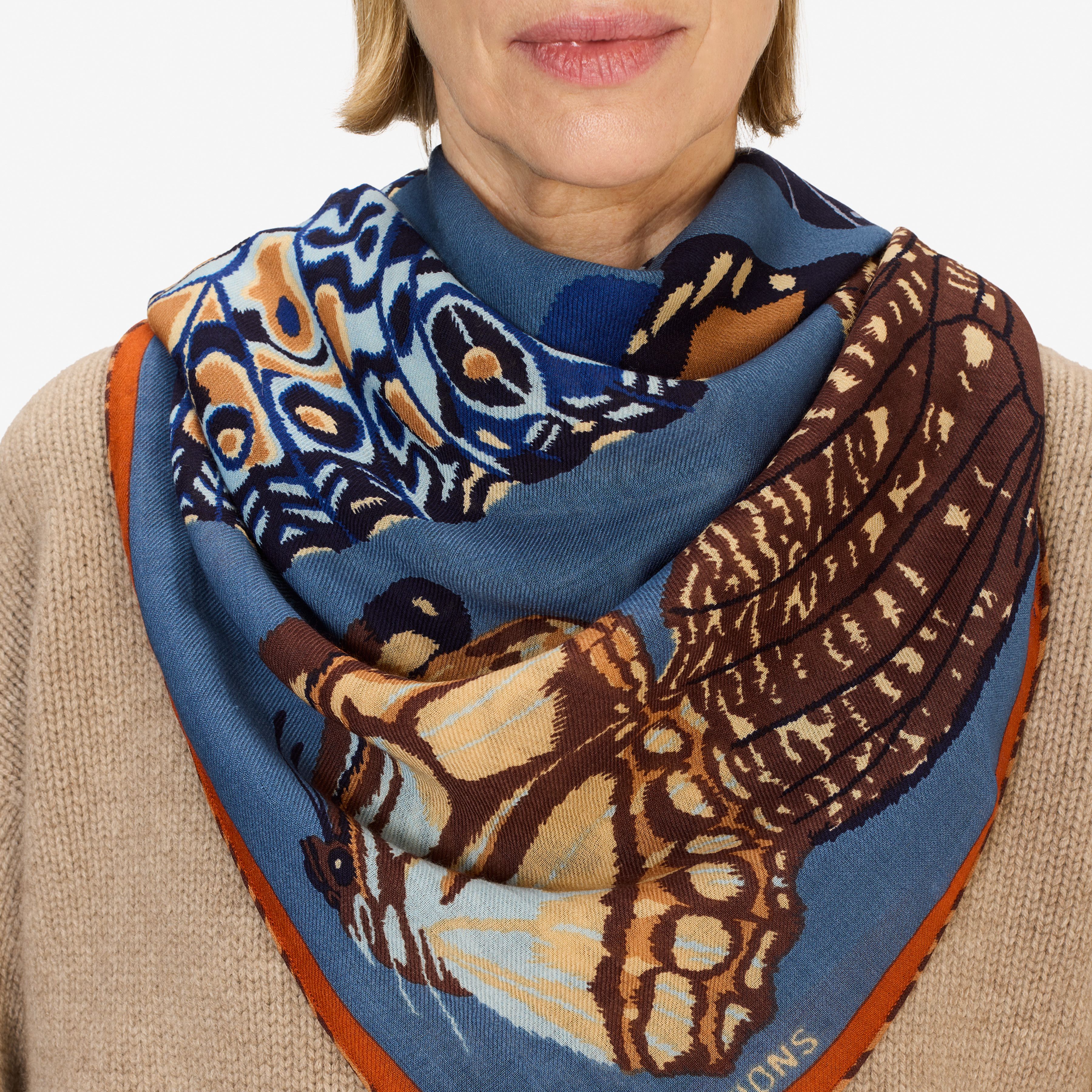 Square 130 - Papillons - Duck Blue