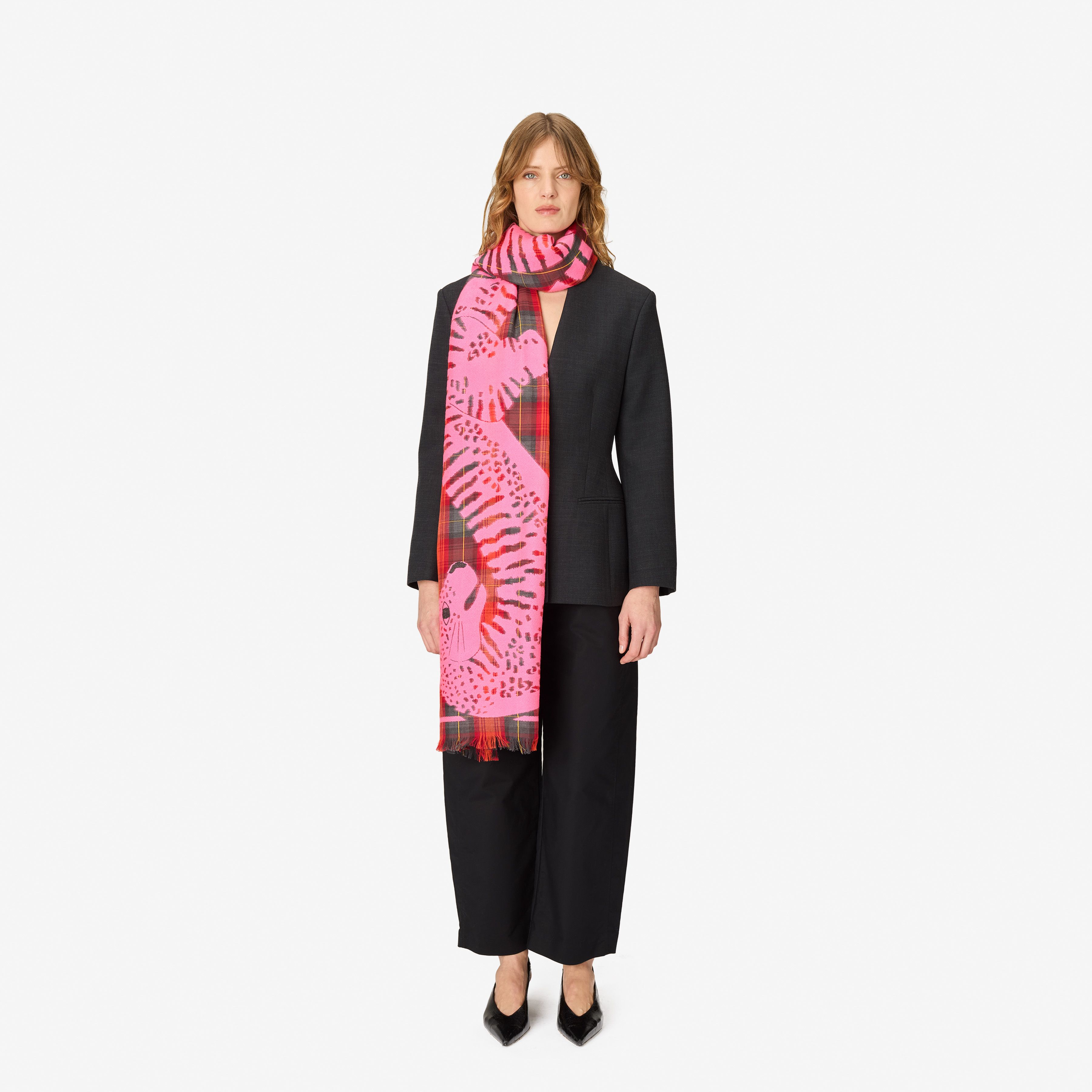 Scarf 70 - 3d - Panteo - Pink