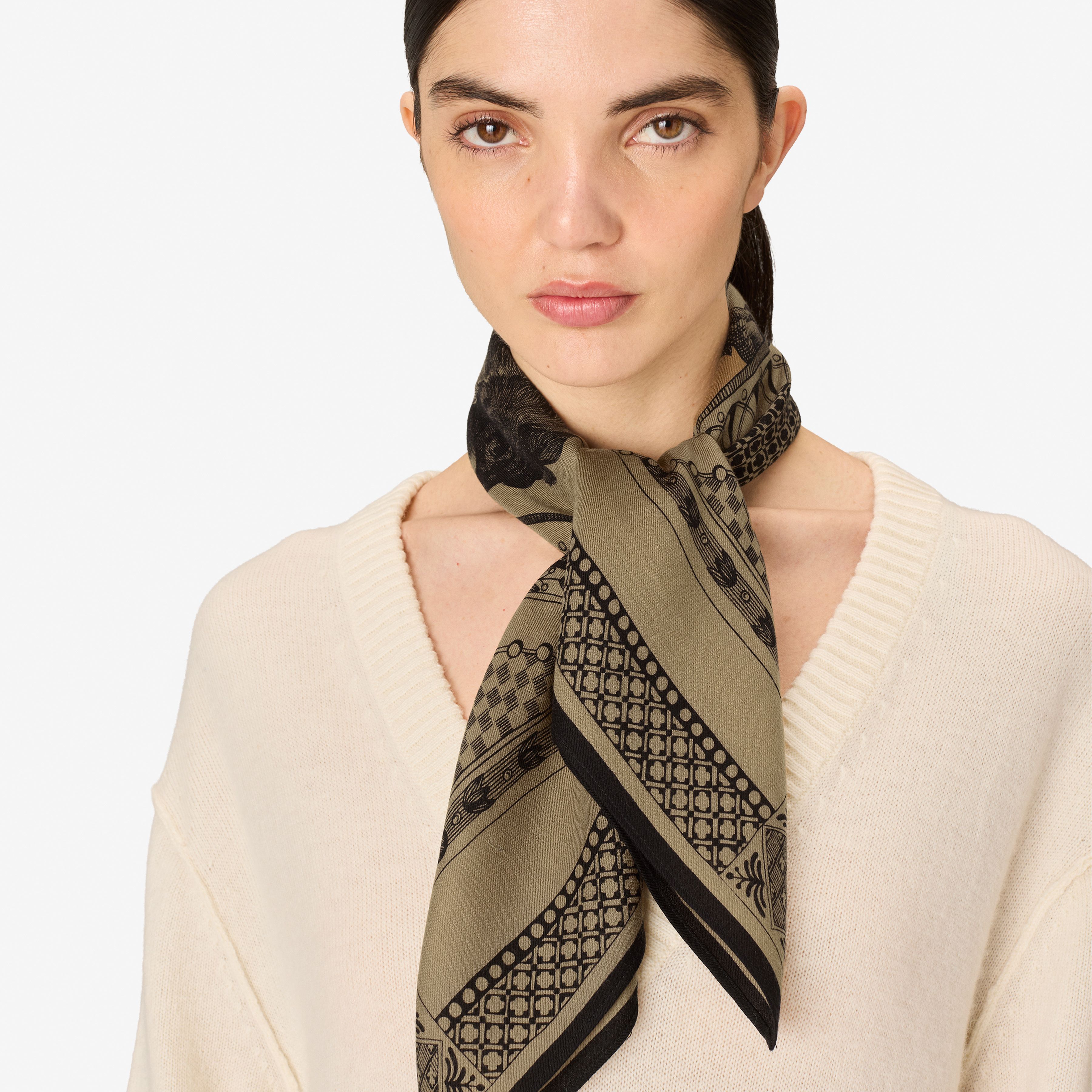 Square 70- Barocco - Golden Brown