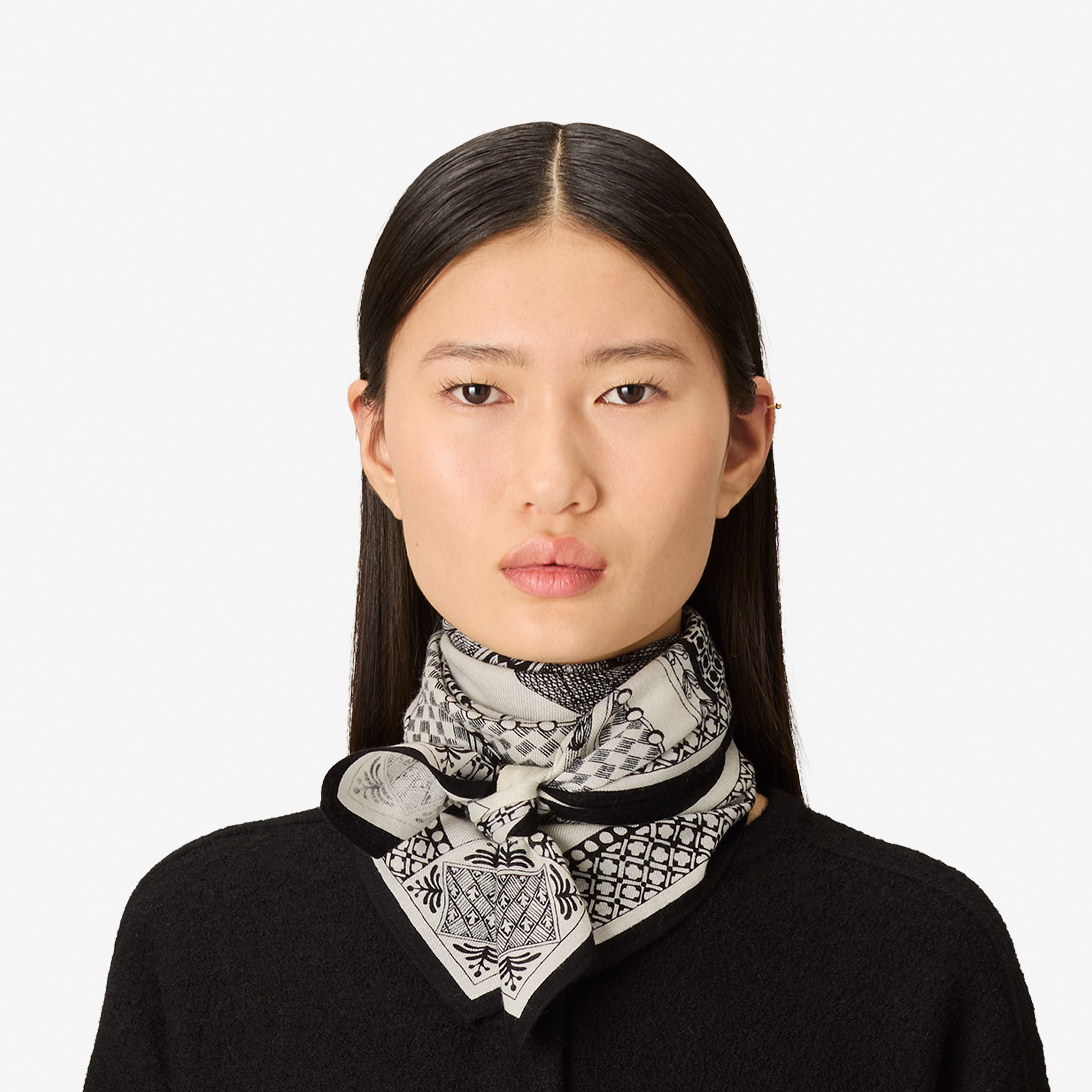 Square 70- Barocco - Black