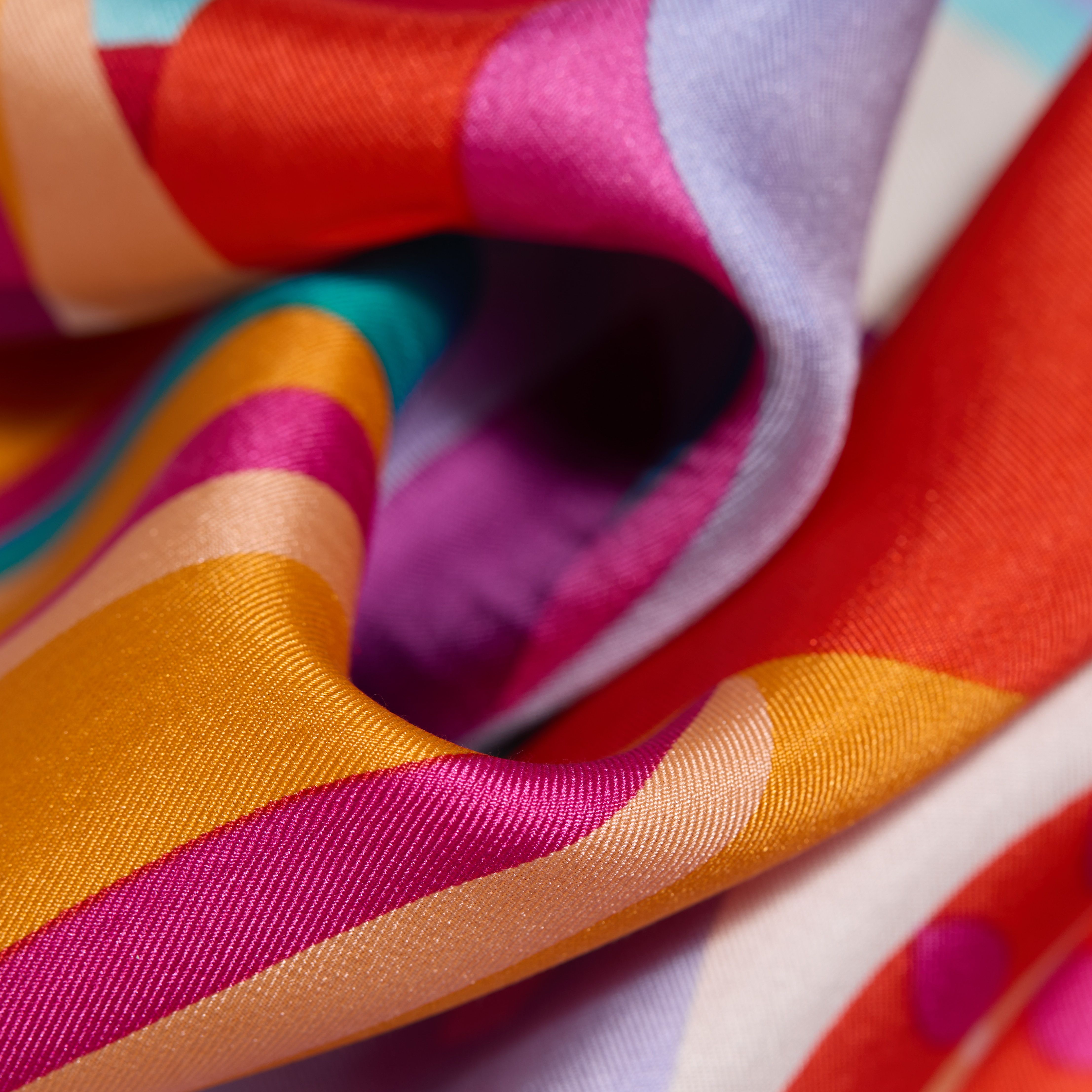 Square 65 - Cleo - Fuchsia