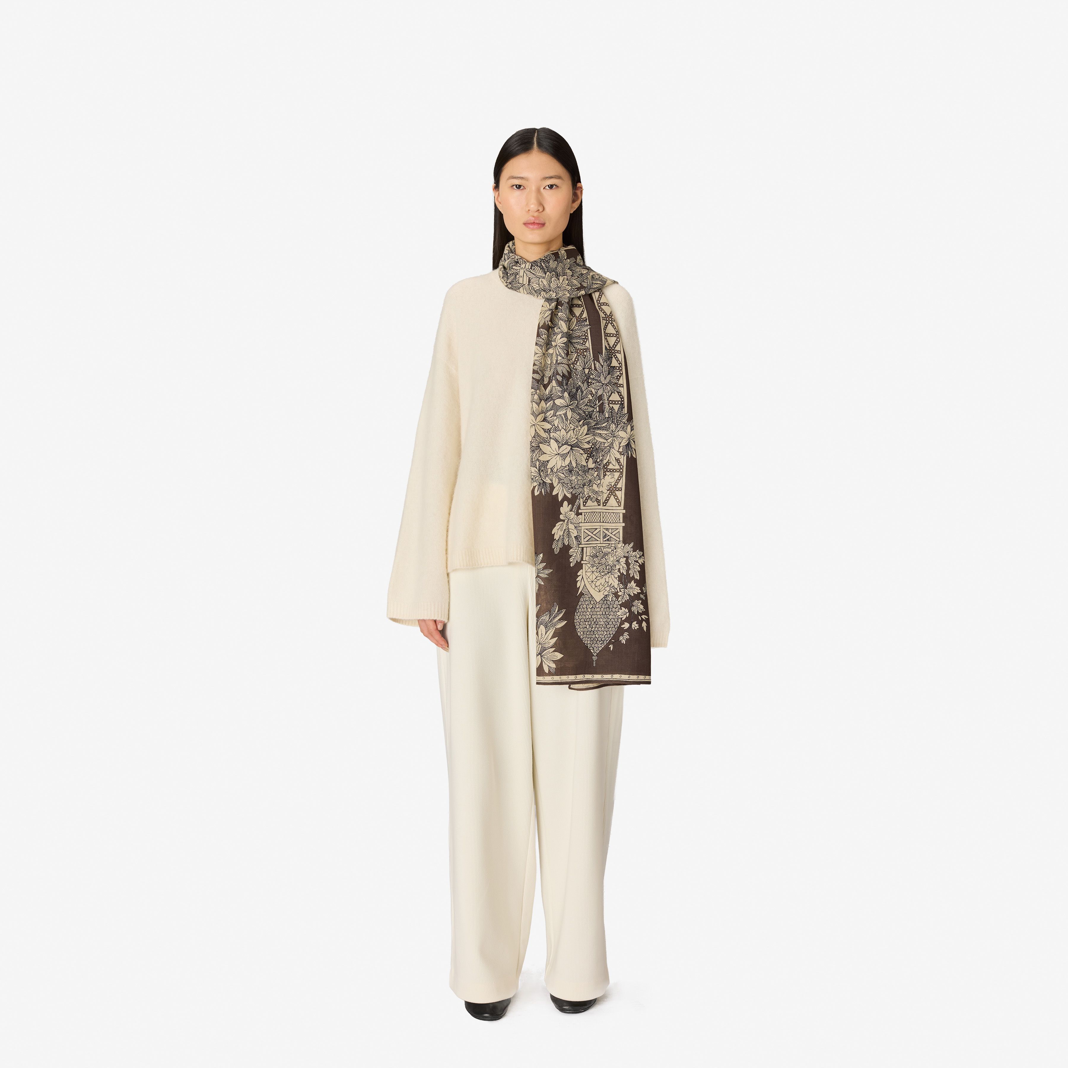 Scarf 80 - 1889 - Brown