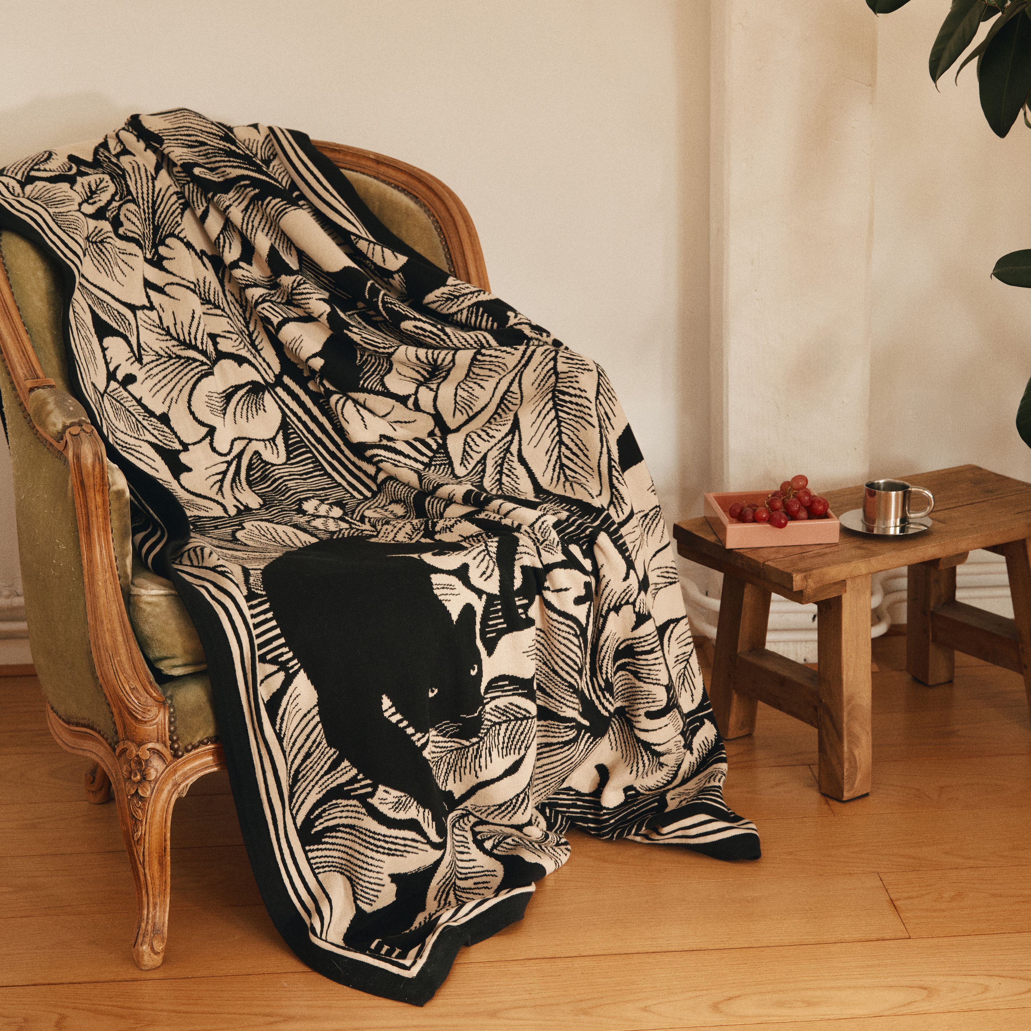 Throw - Panthere - Black