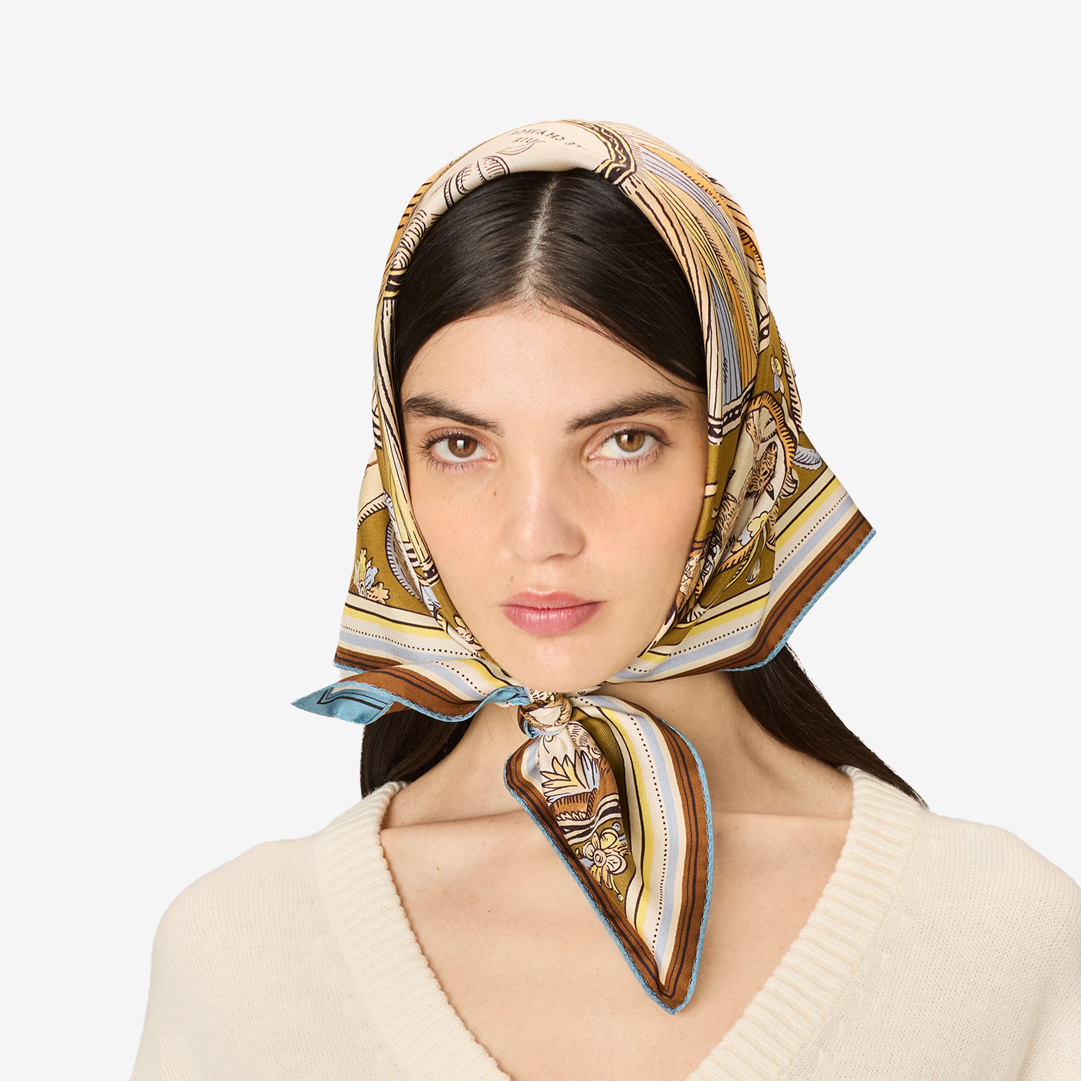 Square 65 - Chance Inoui - Navy - Golden Brown