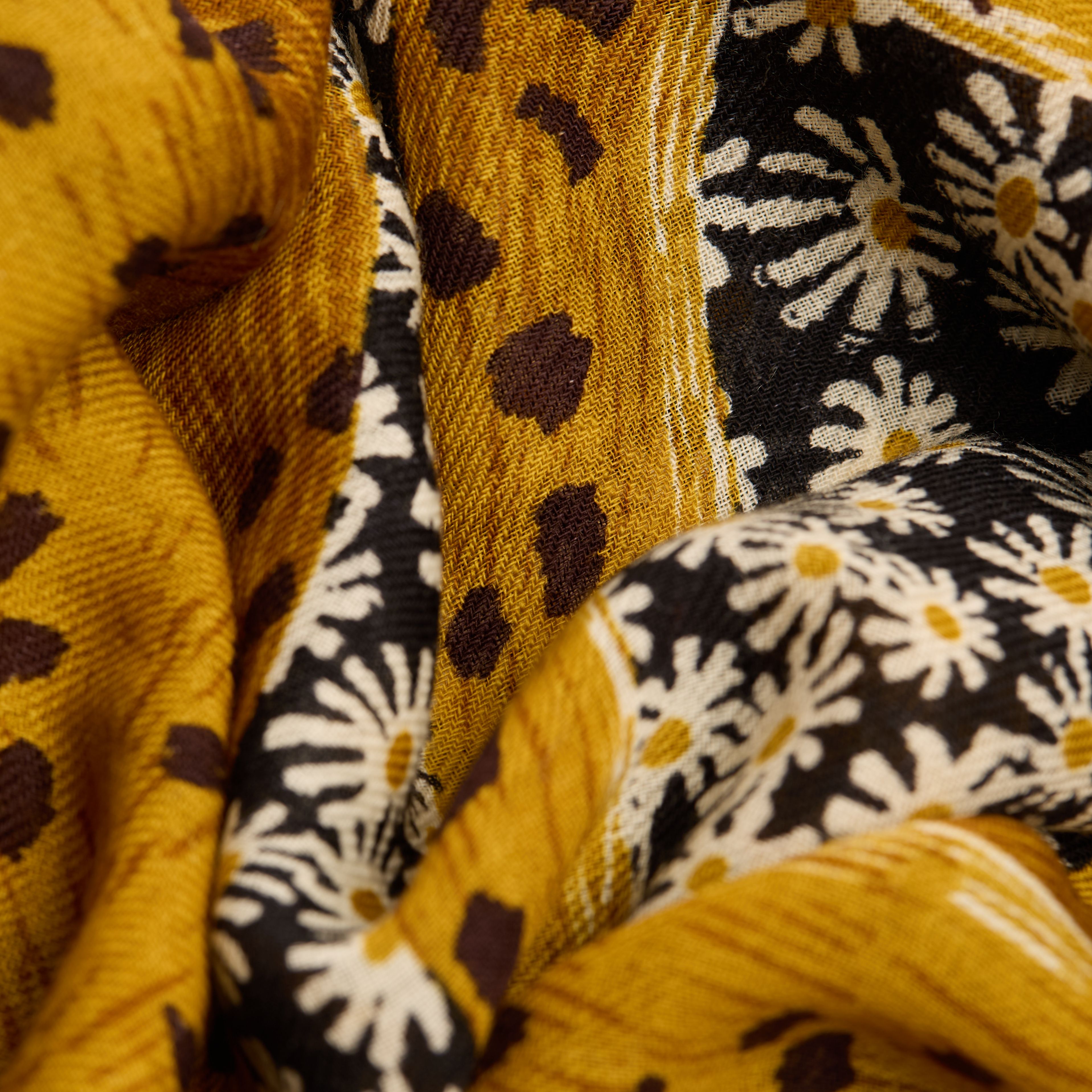 Square 130 - Jorgen - Yellow