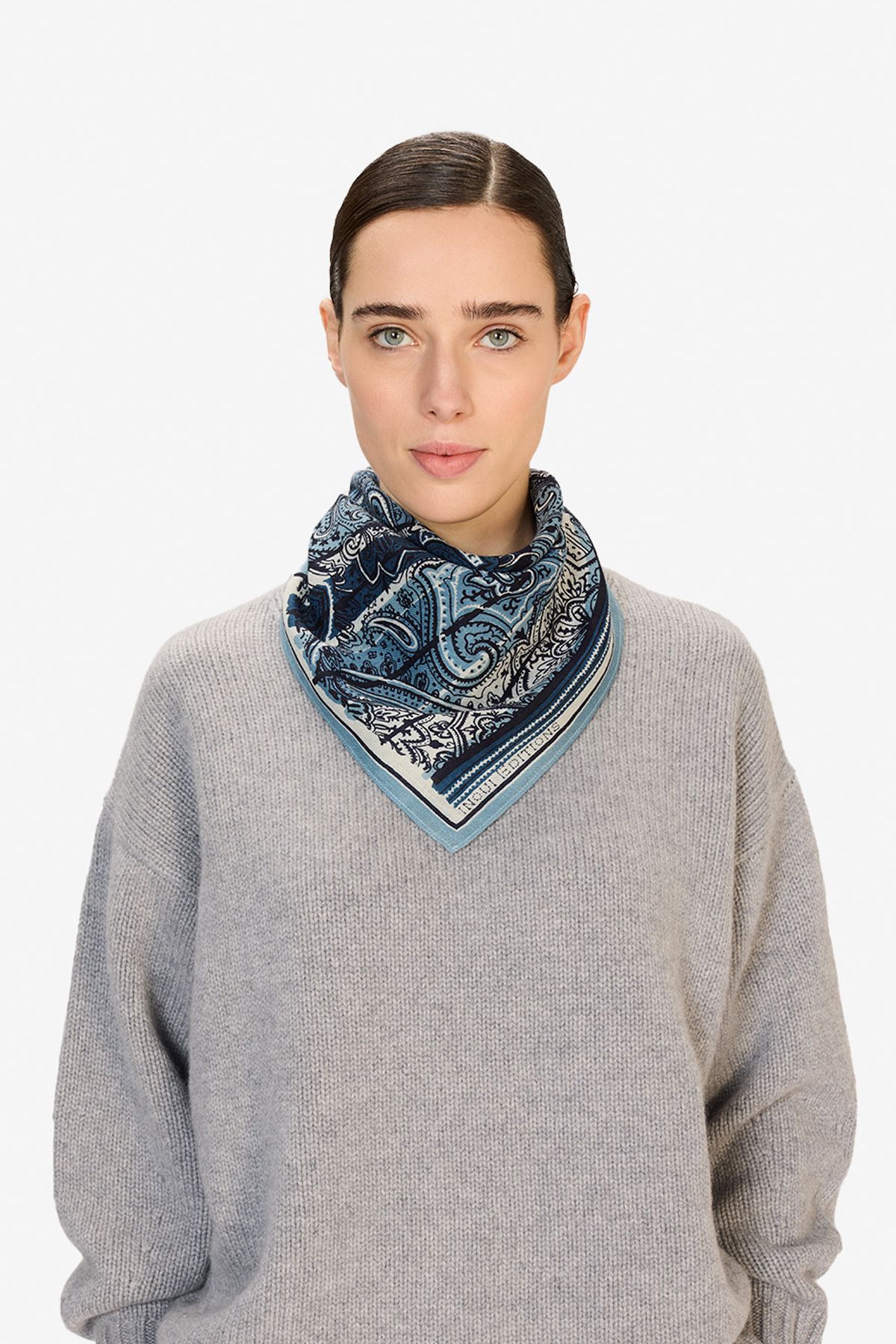 Pañuelo 70 - Paisley - Azul