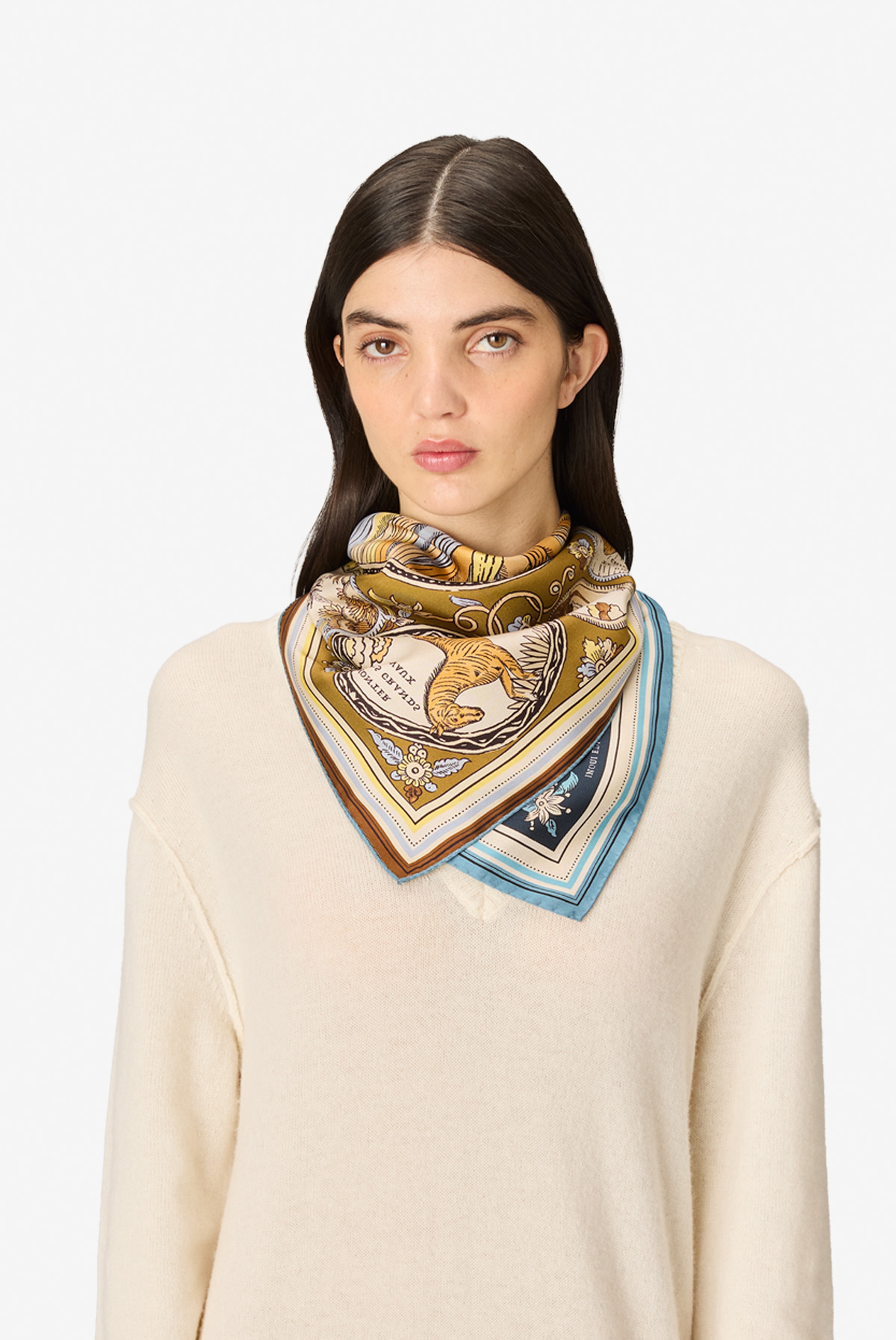 Square 65 - Chance Inoui - Navy - Golden Brown