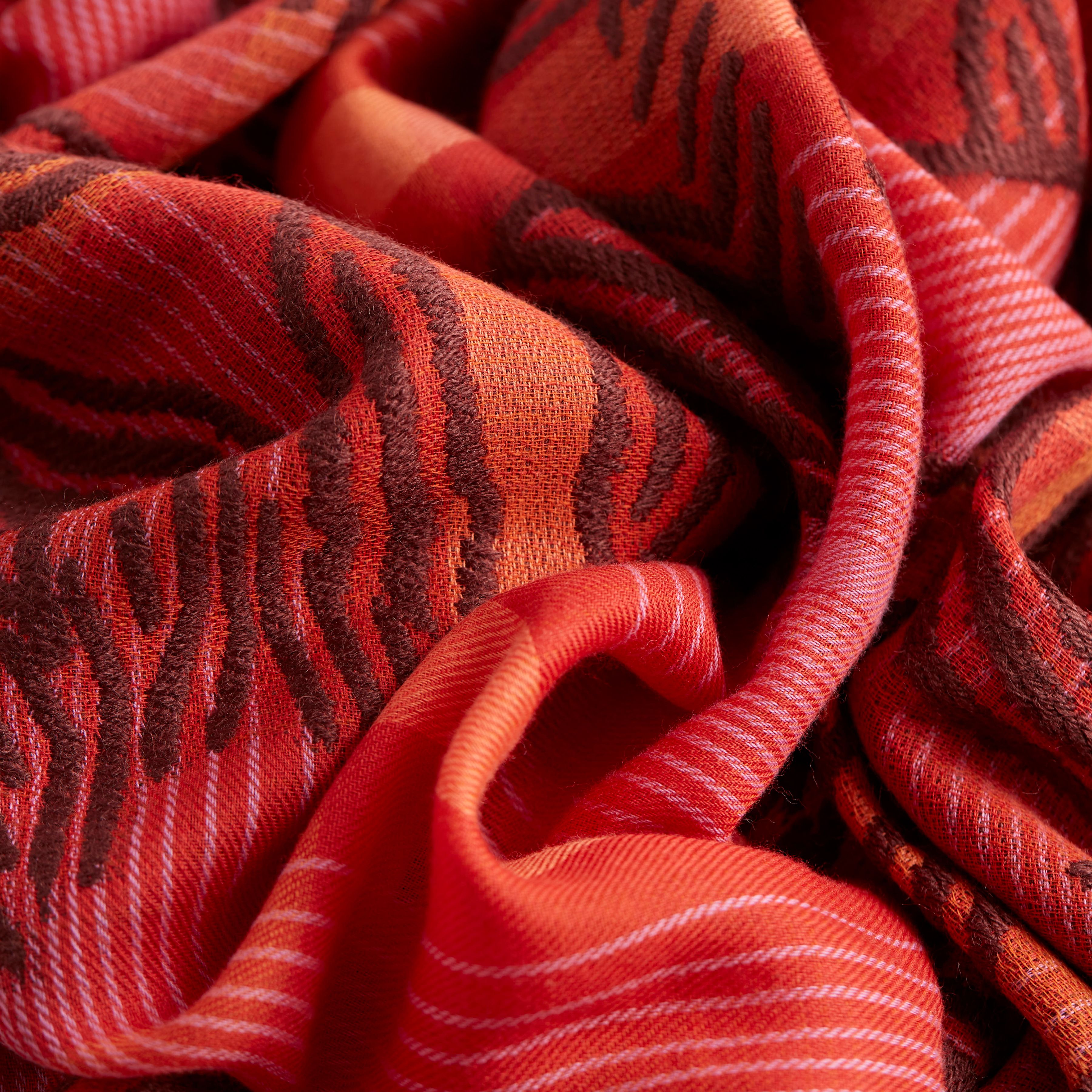 Scarf 70 - Mantra 3D - Raspberry