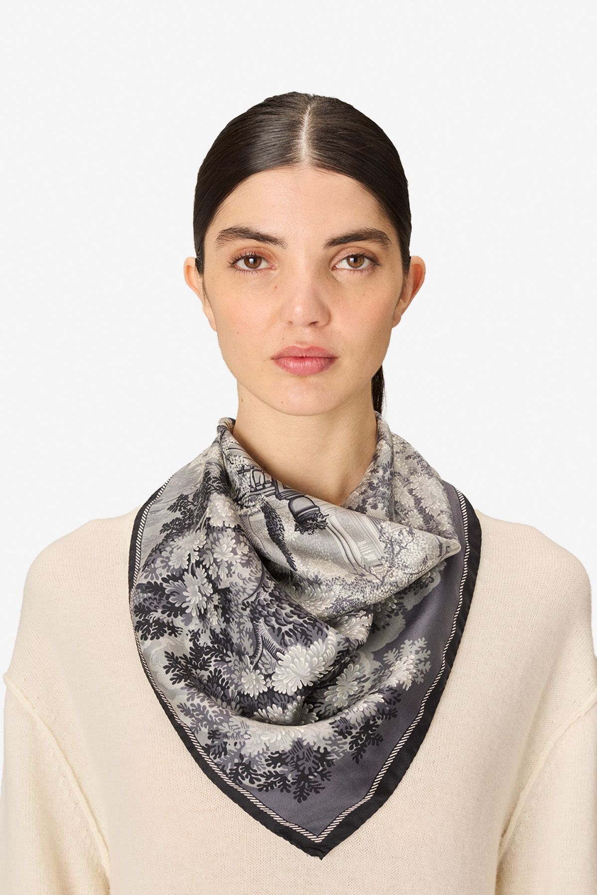 Square 70- Come - Grey