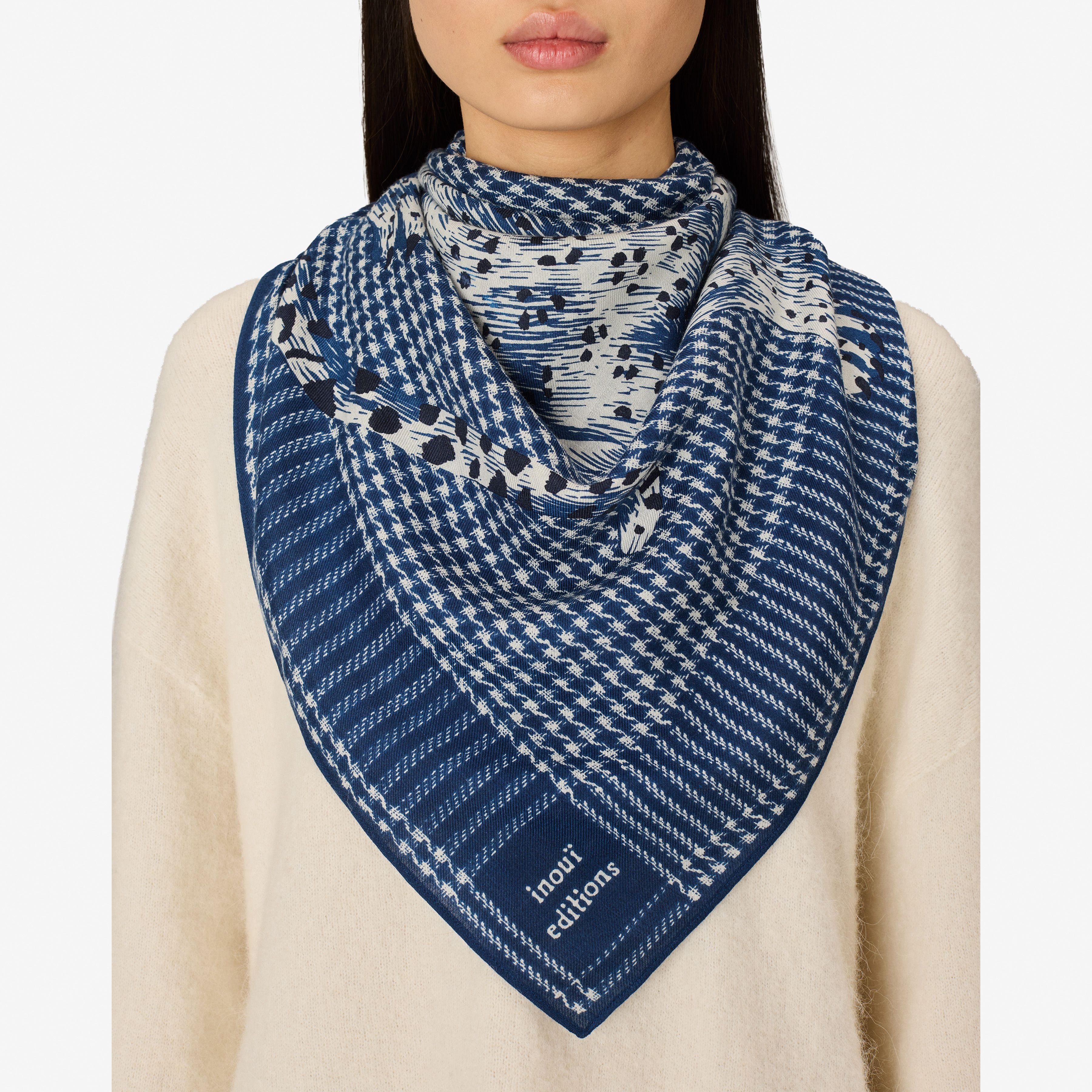 Square 100 - Jorgen Houndstooth - Blue