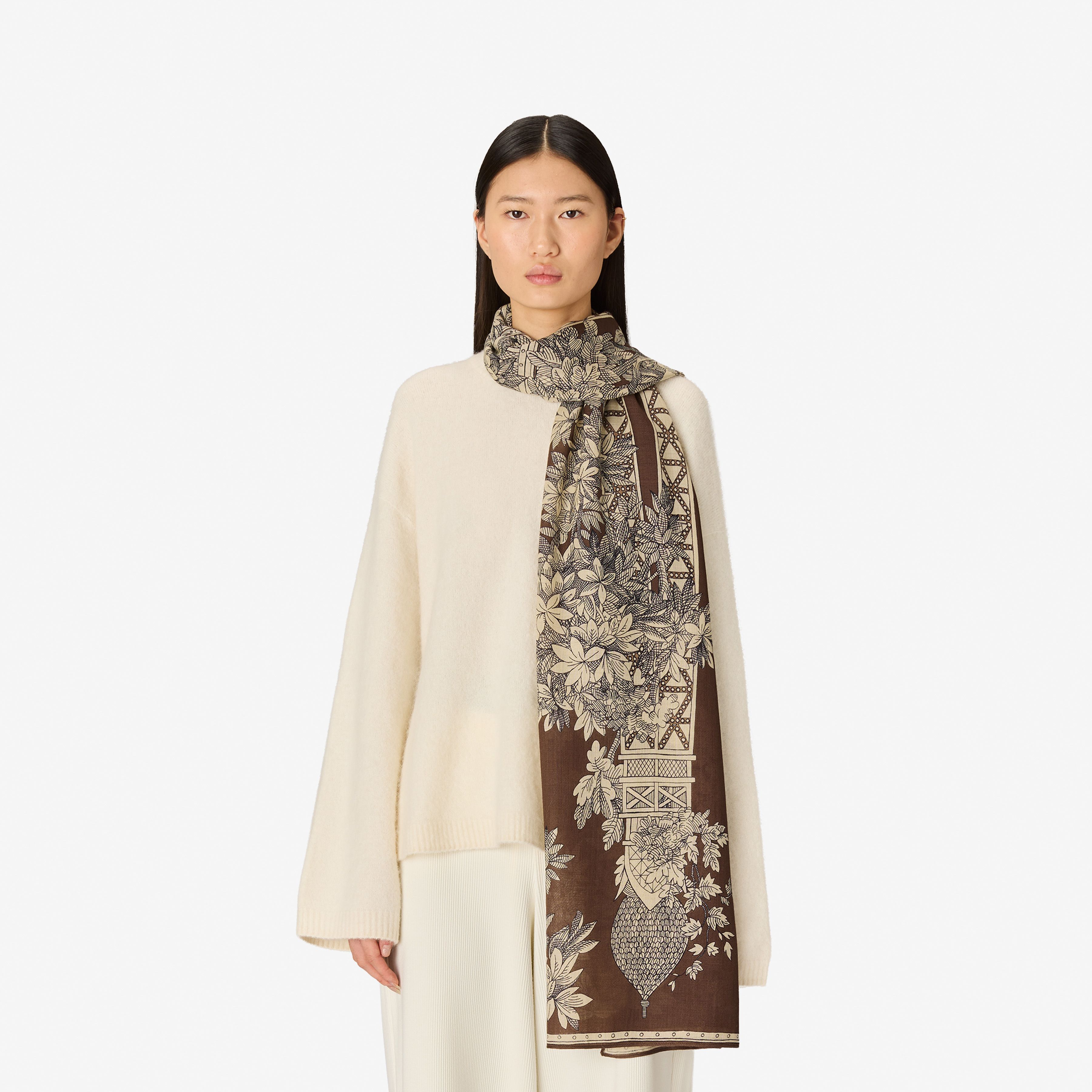 Scarf 80 - 1889 - Brown