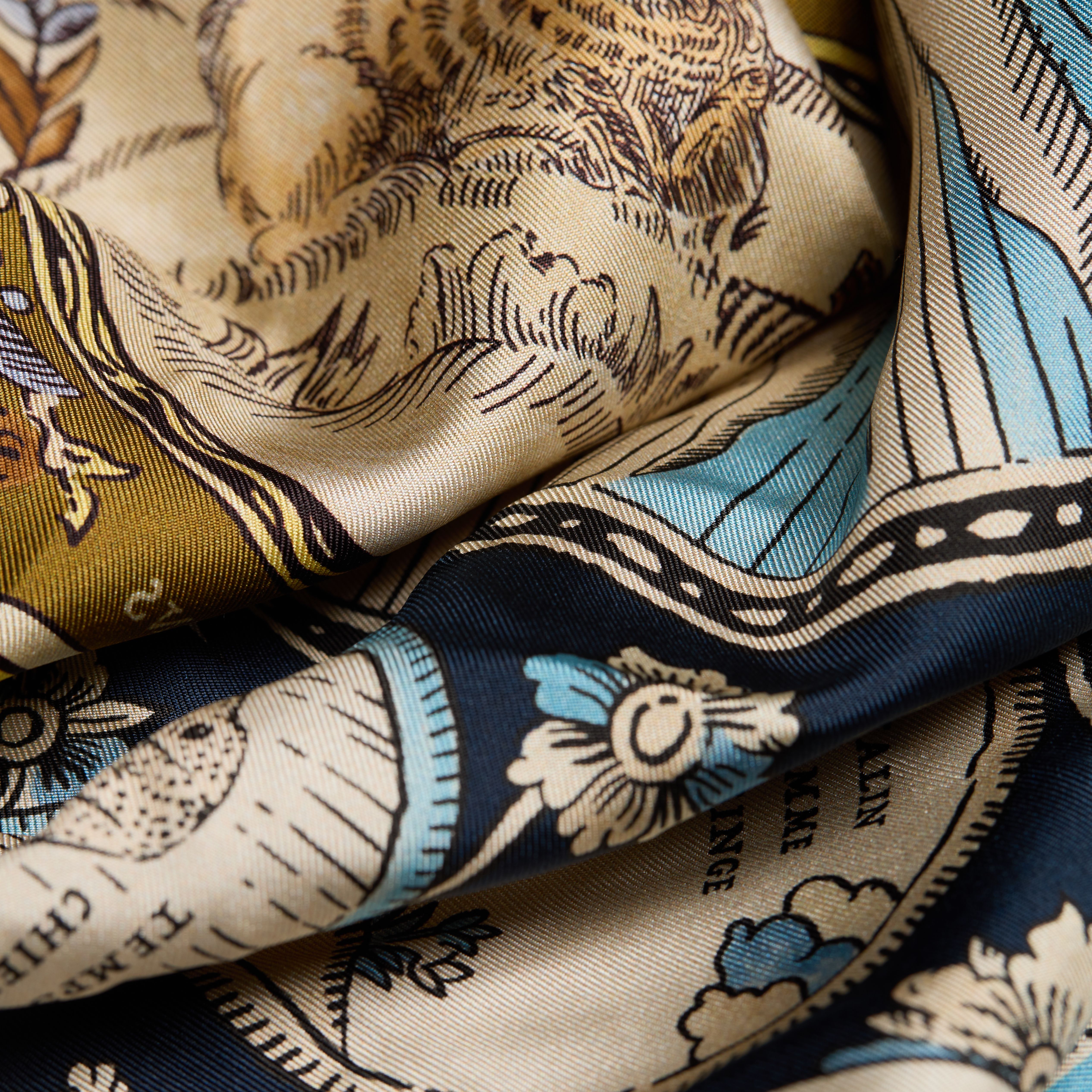 Square 65 - Chance Inoui - Navy - Golden Brown